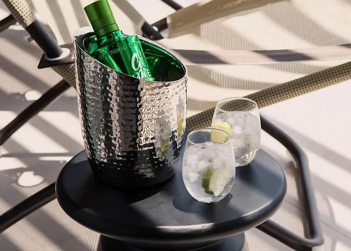 Ξενοδοχείο με διαμερίσματα Chania Elegance 4*